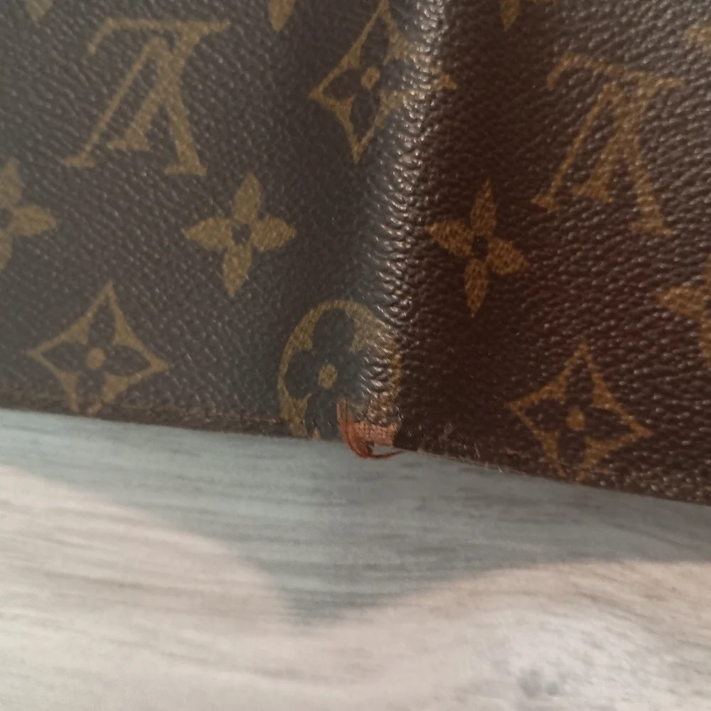 LOUIS VUITTON Vintage. CANVAS BI-FOLD MONOGRAM  WALLET. Men’s